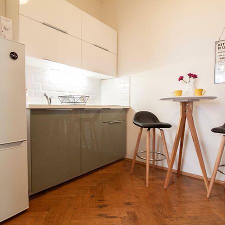 Nejedleho Apartmeet Прага Екстериор снимка