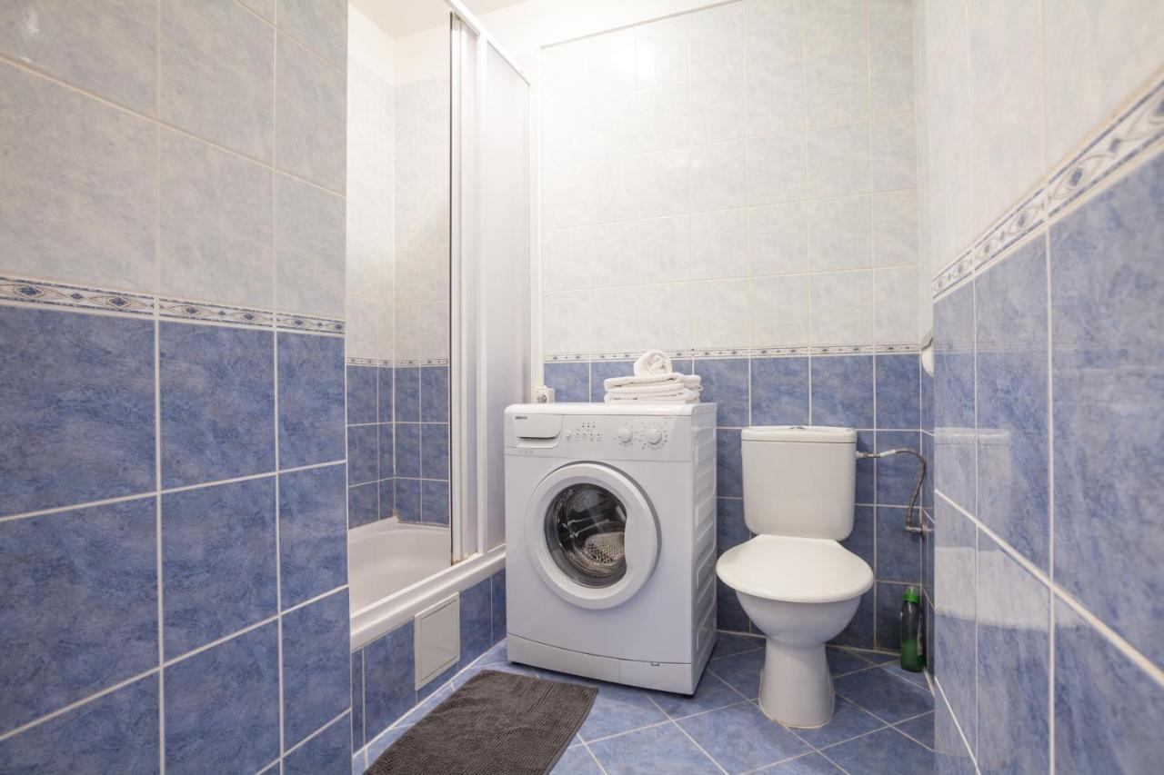 Nejedleho Apartmeet Прага Екстериор снимка