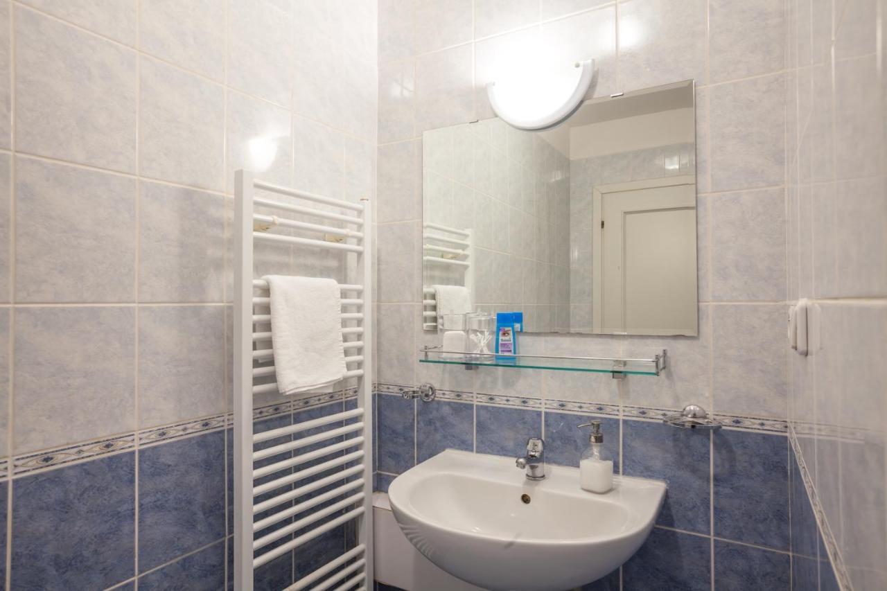 Nejedleho Apartmeet Прага Екстериор снимка