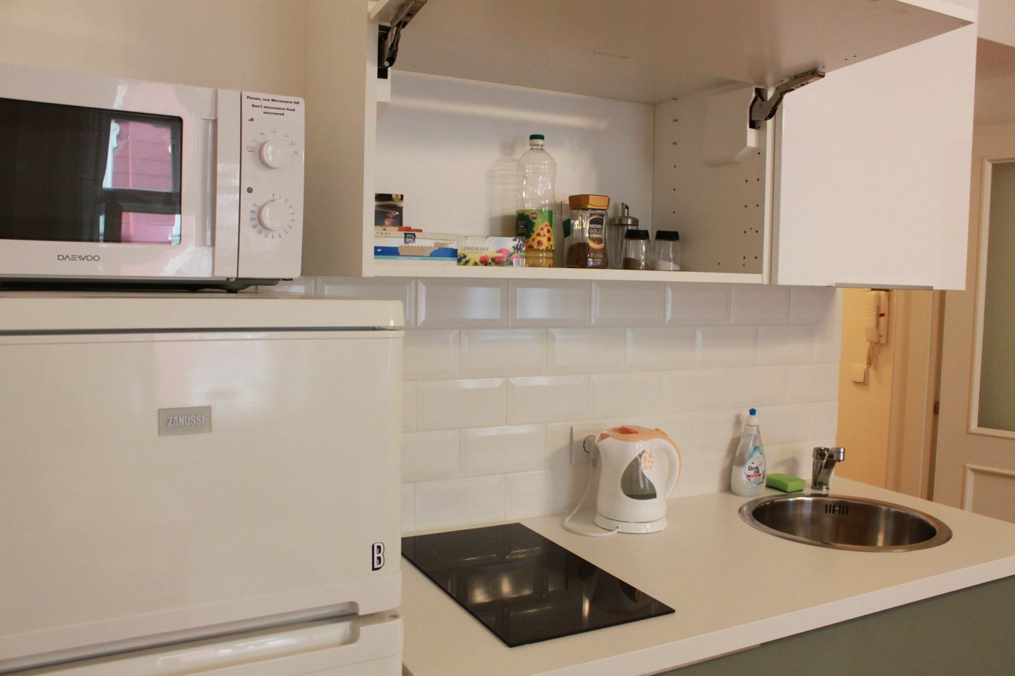 Nejedleho Apartmeet Прага Екстериор снимка